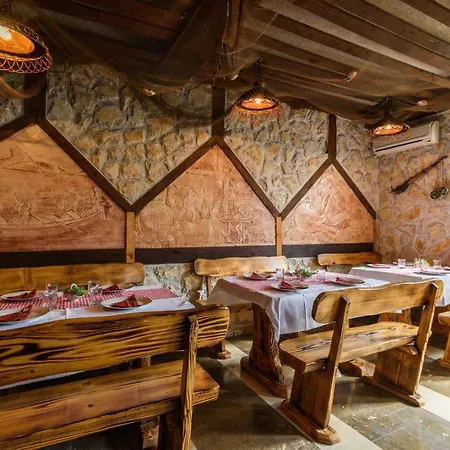 La Bodega *