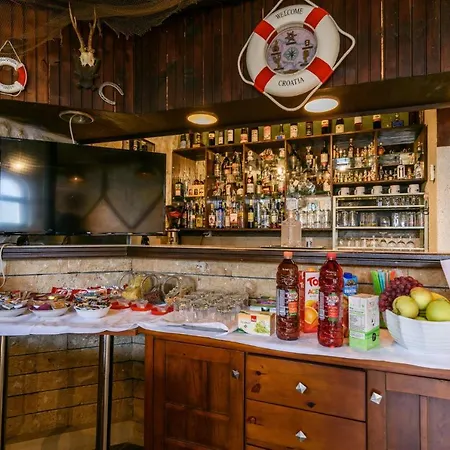 La Bodega Daire Trogir